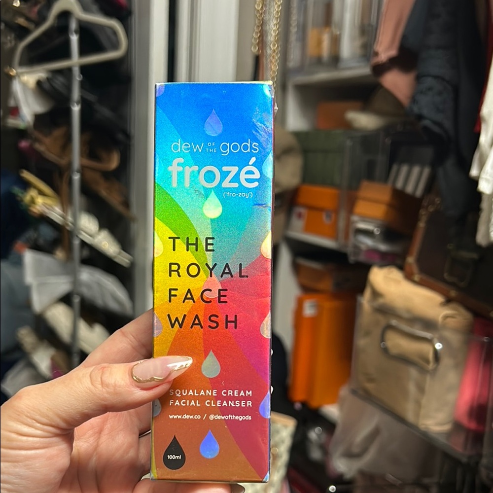 Dew. Froze Royal Face Wash